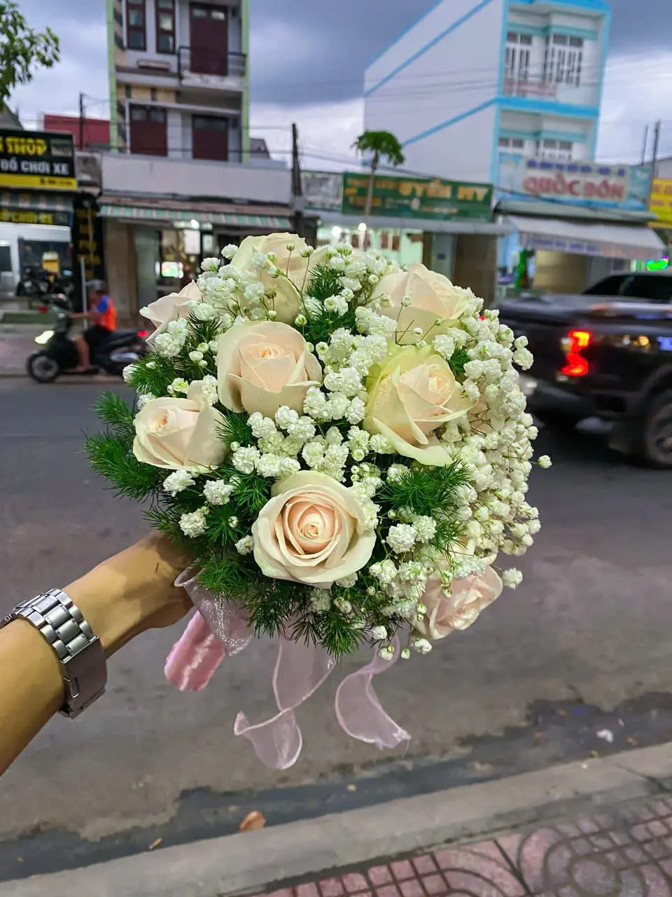 Bó hoa cưới hồng pastel, baby trắng HCD008